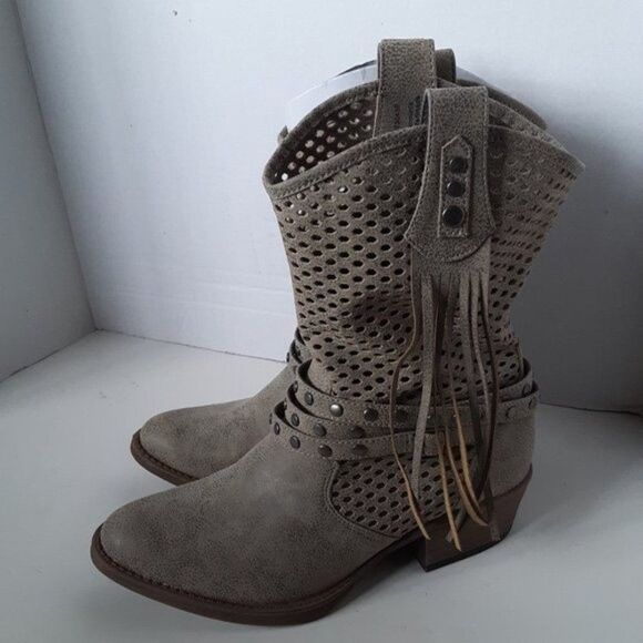 Coconuts by Matisse Women's Boot size 7M Faux Leather Fringe - Picture 12 of 12